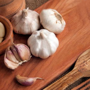 রসুন কি খালি পেটে খাওয়া ভালো? সুস্থ থাকতে রসুনের সঠিক নিয়মটি আজই জেনে নিন