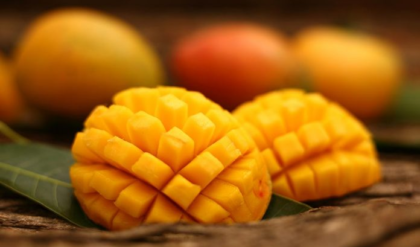 আমের মৌসুমে বড় ভুল করছেন না তো? জানুন কেন কাগজের ব্যাগই আম রাখার সেরা জায়গা!