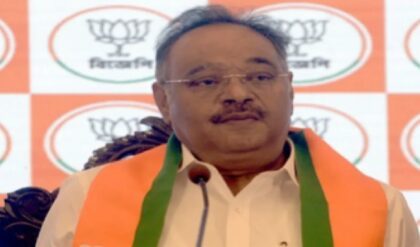 গেরুয়া আবির উড়তেই দিকে দিকে অশান্তি! নব্য ‘গুন্ডামি’ রুখতে দলীয় কর্মীদের চরম হুঁশিয়ারি বিজেপি নেতাদের