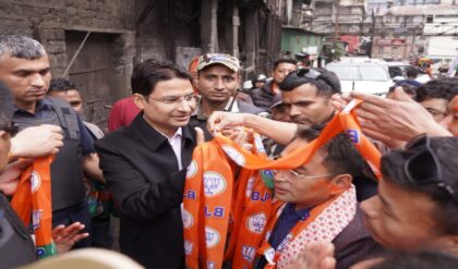 “একটুকরো কাগজও যেন বাইরে না যায়!” রাজ্যের পালাবদলের মাঝেই পাহাড়ের ৩ পুরসভায় ‘অপারেশন ক্লিনআপ’?