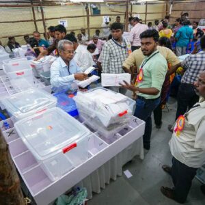 গণনাকেন্দ্রে কেন্দ্রীয় কর্মীদের দাপট? হাইকোর্টের পর এবার সুপ্রিম কোর্টে তৃণমূল, বড় বিপাকে কমিশন!