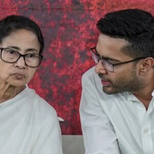 “শেষ পর্যন্ত লড়ে যেতে হবে”, ৪ মে-র আগে কাউন্টিং এজেন্টদের কী মন্ত্র দেবেন মমতা-অভিষেক?