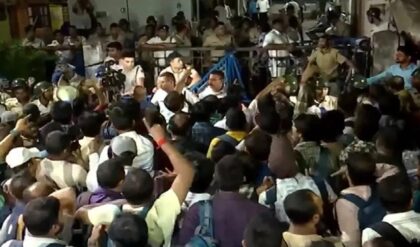 SSC-মামলার ‘অযোগ্য’দের কপালে চিন্তার ভাঁজ,ফেরত দিতেই হবে দুর্নীতির টাকা!