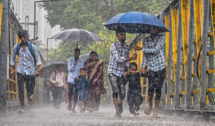 টানা ৩ দিন ভারী বৃষ্টির সতর্কতা! ধেয়ে আসছে ৪০-৫০ কিমি বেগে দমকা হাওয়া, কোন কোন জেলা ভিজবে?