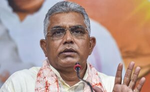 লিটারে ৩ টাকা বাড়ল জ্বালানির দাম! পকেটে ‘ছ্যাঁকা’ মধ্যবিত্তের, কী অভয় দিলেন দিলীপ ঘোষ?