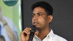 ‘পুষ্পা’ থেকে ‘খলনায়ক’! জাহাঙ্গির খানের রক্ষাকবচ তুলে নিল আদালত, এবার কি সিজারের পালা?