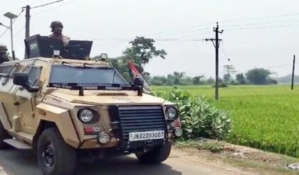 রিটার্নিং অফিসারের বিরুদ্ধেই বিস্ফোরক অভিযোগ! স্ট্রং রুমের ভেতর ঠিক কী ঘটছে? তোলপাড় রাজ্য রাজনীতি