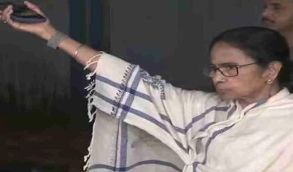 ‘এজেন্টরাও মানুষ, তাঁদের কেন কষ্ট হবে?’— গণনা কেন্দ্রে মমতার ৪ ঘণ্টার দৌত্য নিয়ে চাঞ্চল্যকর তথ্য ফাঁস!