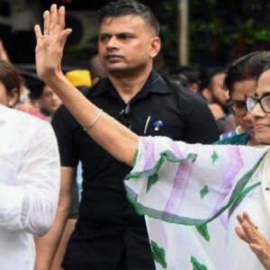 গণনার আগে তুঙ্গে ‘স্নায়ুযুদ্ধ’! মমতার ‘জীবন-মরণ’ লড়াইয়ের হুঁশিয়ারি বনাম শুভেন্দুর পাল্টা চ্যালেঞ্জ— তোলপাড় রাজ্য রাজনীতি