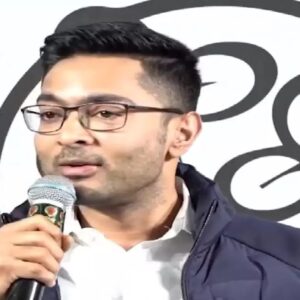 ২১৫ পার করছে তৃণমূল? গণনাকেন্দ্রে সামনের সারিতে বসার নির্দেশ দিয়ে বিজেপি-কে কড়া চ্যালেঞ্জ অভিষেকের!