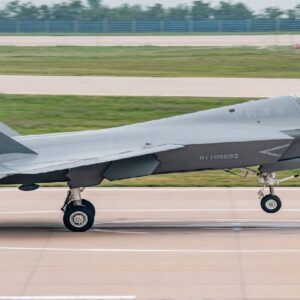 আমেরিকার F-35-কে টক্কর দিতে বেজিং-এর নয়া ‘অদৃশ্য’ শিকারি! ভারতের পালটা চাল কী?