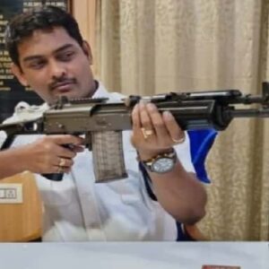 ফেসবুক পোস্টে ‘আপত্তিকর’ ছবি! কালীঘাট থানার ওসি-র কুর্সি কাড়ল কমিশন, নজরে সেই এক বিতর্কিত ক্যাপশন