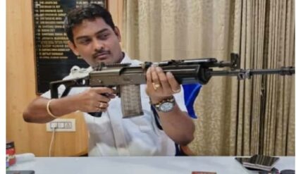 ফেসবুক পোস্টে ‘আপত্তিকর’ ছবি! কালীঘাট থানার ওসি-র কুর্সি কাড়ল কমিশন, নজরে সেই এক বিতর্কিত ক্যাপশন