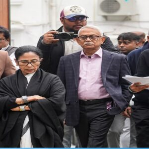 গণনা কেন্দ্রে এক ইঞ্চি জমি ছাড়বে না ঘাসফুল! শনিবার এজেন্টদের কড়া দাওয়াই দেবেন অভিষেক, কী এই ‘মিশন ৪ মে’?