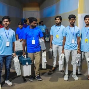 ১০ রাউন্ডে ফয়সালা না কি বড় কোনো চমক? ভোটগণনার আগে স্ট্রংরুমে ত্রিস্তরীয় পাহারা ১০ রাউন্ডে ফয়সালা না কি বড় কোনো চমক? ভোটগণনার আগে স্ট্রংরুমে ত্রিস্তরীয় পাহারা