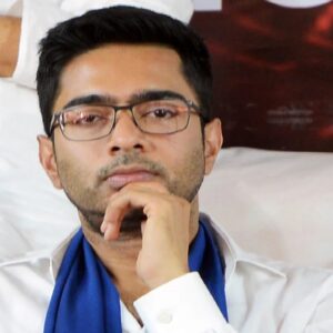 ‘শান্তিনিকেতন’ বিল্ডিং-সহ ১৭ জায়গায় নোটিস! পুরসভার স্ক্যানারে অভিষেকের সম্পত্তি, বৈধতা নিয়ে উঠল প্রশ্ন! ‘শান্তিনিকেতন’ বিল্ডিং-সহ ১৭ জায়গায় নোটিস! পুরসভার স্ক্যানারে অভিষেকের সম্পত্তি, বৈধতা নিয়ে উঠল প্রশ্ন!