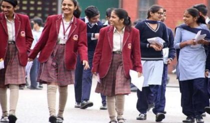 CBSE দ্বাদশের পরীক্ষার্থীদের পোয়াবারো! খাতা পুনর্মূল্যায়ন ও নম্বর যাচাইয়ের ফি এক ধাক্কায় কমাল বোর্ড!
