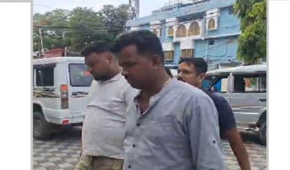 গণনার আগেই রক্তাত্ব বাংলা! নোয়াপাড়ায় বিজেপি নেতাকে লক্ষ্য করে এলোপাথাড়ি গুলি, নেপথ্যে কি বড় ষড়যন্ত্র?