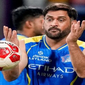 “২০২৭ আইপিএল খেলো মাহি!” রায়নার বিশেষ অনুরোধে ধোনির ৪ শব্দের জবাব, কেঁদে ভাসালেন চেন্নাই ভক্তরা “২০২৭ আইপিএল খেলো মাহি!” রায়নার বিশেষ অনুরোধে ধোনির ৪ শব্দের জবাব, কেঁদে ভাসালেন চেন্নাই ভক্তরা