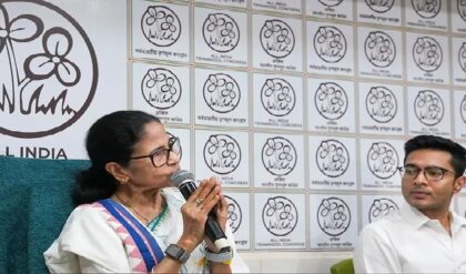 বুলডোজার রাজনীতির বিরুদ্ধে এবার মহাসংগ্রাম! হকারদের জন্য রাজপথে নামার চূড়ান্ত ডাক দিলেন মমতা