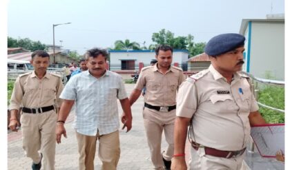১৪ লক্ষ টাকা তোলাবাজি ও প্রাণে মারার হুমকি! জমি মাফিয়াদের সঙ্গে হাত মিলিয়ে শ্রীঘরে বুনিয়াদপুরের প্রাক্তন পুরপ্রধান!