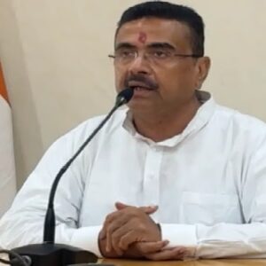 হাওড়ায় দাঁড়িয়ে শুভেন্দু অধিকারীর রুদ্ররূপ! ‘প্রয়োজনে অরূপ রায়কেও ছাড় নয়’, বেআইনি নির্মাণ ও অনুপ্রবেশে চরম হুঁশিয়ারি মুখ্যমন্ত্রীর হাওড়ায় দাঁড়িয়ে শুভেন্দু অধিকারীর রুদ্ররূপ! ‘প্রয়োজনে অরূপ রায়কেও ছাড় নয়’, বেআইনি নির্মাণ ও অনুপ্রবেশে চরম হুঁশিয়ারি মুখ্যমন্ত্রীর