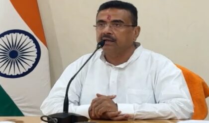 হাওড়ায় দাঁড়িয়ে শুভেন্দু অধিকারীর রুদ্ররূপ! ‘প্রয়োজনে অরূপ রায়কেও ছাড় নয়’, বেআইনি নির্মাণ ও অনুপ্রবেশে চরম হুঁশিয়ারি মুখ্যমন্ত্রীর