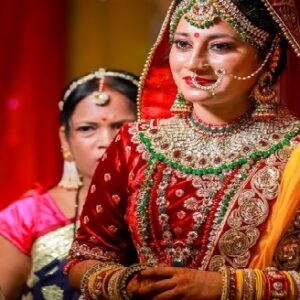 মণ্ডপে পা হড়কাতেই ফাঁস হলো বরের ‘গোপন রোগ’! রেগে আগুন কনে চাইলেন মেডিকেল রিপোর্ট, তারপর যা ঘটল… মণ্ডপে পা হড়কাতেই ফাঁস হলো বরের ‘গোপন রোগ’! রেগে আগুন কনে চাইলেন মেডিকেল রিপোর্ট, তারপর যা ঘটল…