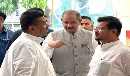 দিল্লির করিডরে ‘বিরল’ দৃশ্য! আচমকা মুখোমুখি শুভেন্দু ও ঋতব্রত, কী কথা হল দুই নেতার?