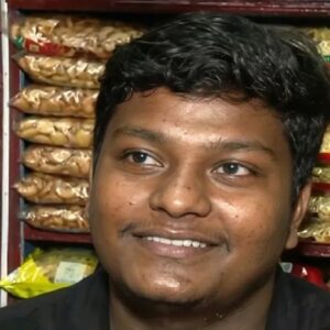 মোদীর হাত থেকে প্রশংসা, এখন প্রাণনাশের হুমকি! আতঙ্কে দিন কাটাচ্ছেন ঝাড়গ্রামের ঝালমুড়ি বিক্রেতা মোদীর হাত থেকে প্রশংসা, এখন প্রাণনাশের হুমকি! আতঙ্কে দিন কাটাচ্ছেন ঝাড়গ্রামের ঝালমুড়ি বিক্রেতা