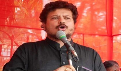 বঙ্গভবনে শুভেন্দু-ঋতব্রত ‘গোপন’ বৈঠক! জল্পনার পারদ চড়ছে রাজ্য রাজনীতির অন্দরে