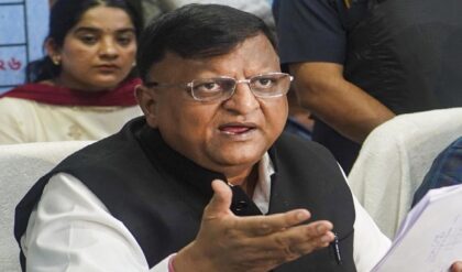 গণনার মাঝপথে লোডশেডিং? অন্ধকার রুখতে নজিরবিহীন ব্যবস্থা কমিশনের, কী ঘটছে কাল?