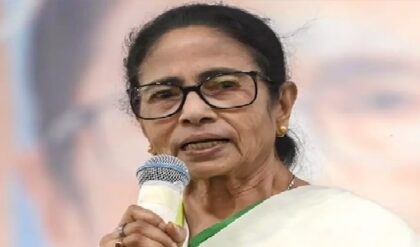 ‘২০০-এর বেশি আসন পাওয়ার কথা ছিল!’ হারের রেশ কাটতেই নতুন অভিযোগে সরব মমতা ‘২০০-এর বেশি আসন পাওয়ার কথা ছিল!’ হারের রেশ কাটতেই নতুন অভিযোগে সরব মমতা