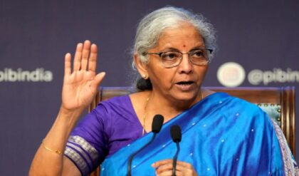 যুদ্ধ পরিস্থিতির প্রভাব মোকাবিলায় প্রস্তুত ভারত! অর্থমন্ত্রী নির্মলা সীতারামন জোর দিলেন তিনটি ‘F’-এ যুদ্ধ পরিস্থিতির প্রভাব মোকাবিলায় প্রস্তুত ভারত! অর্থমন্ত্রী নির্মলা সীতারামন জোর দিলেন তিনটি ‘F’-এ
