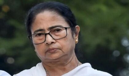পুরসভায় কাউন্সিলরদের গণ-ইস্তফা! ডামাডোলের মাঝেই তড়িঘড়ি কালীঘাটে জরুরি বৈঠক মমতার
