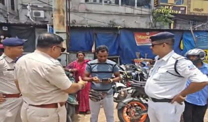 মন্ত্রী অগ্নিমিত্রার কড়া নির্দেশ! বেআইনি পার্কিং সরাতে মাঠে নামল পুলিশ, আটক অনেকে