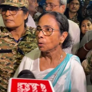 “১০০ আসন লুট হয়েছে!”-গণনাকেন্দ্র থেকে বেরিয়েই বিস্ফোরক দাবি মমতার “১০০ আসন লুট হয়েছে!”-গণনাকেন্দ্র থেকে বেরিয়েই বিস্ফোরক দাবি মমতার
