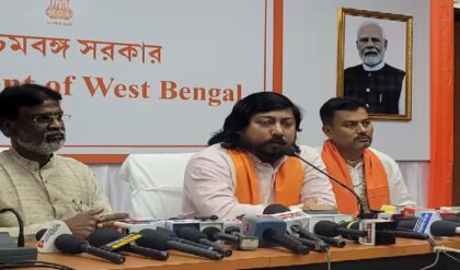 বন্যা মোকাবিলায় একমঞ্চে শাসক-বিরোধী? নিশীথের বিশেষ বৈঠকে চাঞ্চল্য শিলিগুড়িতে! বন্যা মোকাবিলায় একমঞ্চে শাসক-বিরোধী? নিশীথের বিশেষ বৈঠকে চাঞ্চল্য শিলিগুড়িতে!