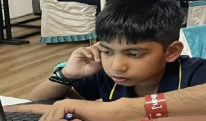 ৮ বছর বয়সে বড় বড় কোম্পানির মালিকদের চ্যালেঞ্জ! হায়দরাবাদের খুদে লক্ষ্মবীরের সাফল্যের গোপন মন্ত্র কী? ৮ বছর বয়সে বড় বড় কোম্পানির মালিকদের চ্যালেঞ্জ! হায়দরাবাদের খুদে লক্ষ্মবীরের সাফল্যের গোপন মন্ত্র কী?