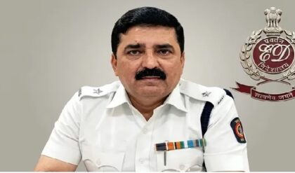 ফের ইডি-র নজরে শান্তনু সিনহা বিশ্বাস: এবার কি লুকানো সম্পত্তির হদিশ মিলবে বাড়ির পুকুরে? ফের ইডি-র নজরে শান্তনু সিনহা বিশ্বাস: এবার কি লুকানো সম্পত্তির হদিশ মিলবে বাড়ির পুকুরে?