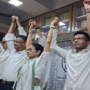 “কেন পদত্যাগ করব? হারিনি, জোর করে হারানো হয়েছে!” ফলাফল মানতে নারাজ মমতা, রাজপথে নামার হুঙ্কার
