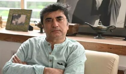 ‘বুঝতে পারিনি আপনি এভাবে ভেঙে পড়বেন’, প্রিয় পরিচালককে হারিয়ে কান্নায় ভেঙে পড়লেন ঋতুপর্ণা!