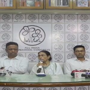 “পদত্যাগের প্রশ্নই নেই, আমাদের হারানো হয়েছে!” পরাজয় মানতে নারাজ মমতা, পাল্টা লড়াইয়ের হুঁশিয়ারি