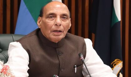 পশ্চিম এশিয়ার পরিস্থিতির ওপর কড়া নজর কেন্দ্রের, জ্বালানি সরবরাহ নিয়ে কী বললেন প্রতিরক্ষামন্ত্রী? পশ্চিম এশিয়ার পরিস্থিতির ওপর কড়া নজর কেন্দ্রের, জ্বালানি সরবরাহ নিয়ে কী বললেন প্রতিরক্ষামন্ত্রী?