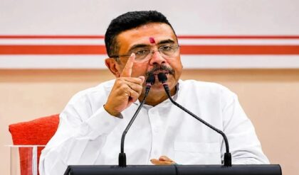 ‘লক্ষ্মীর ভাণ্ডারে বেনোজল!’ অন্নপূর্ণা যোজনার ফর্ম ফিলাপ নিয়ে নবান্ন থেকে কড়া বার্তা শুভেন্দুর ‘লক্ষ্মীর ভাণ্ডারে বেনোজল!’ অন্নপূর্ণা যোজনার ফর্ম ফিলাপ নিয়ে নবান্ন থেকে কড়া বার্তা শুভেন্দুর
