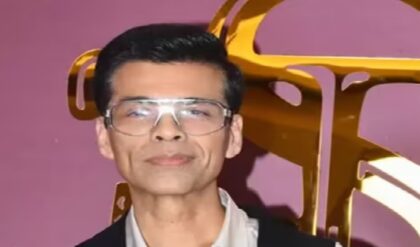 করণ জোহরের ‘আনফলো’ তালিকায় শাহরুখ-কারিনা! তোলপাড় নেটপাড়ায়, কারণ কী? করণ জোহরের ‘আনফলো’ তালিকায় শাহরুখ-কারিনা! তোলপাড় নেটপাড়ায়, কারণ কী?