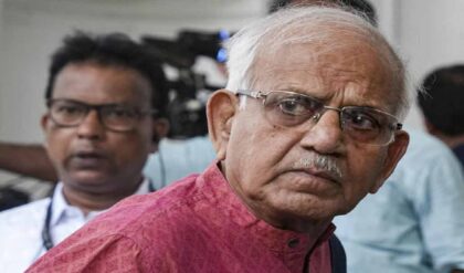 পদ থাকবে কি? সই জালিয়াতির অভিযোগে তোলপাড়, জরুরি বৈঠকে শোভনদেব পদ থাকবে কি? সই জালিয়াতির অভিযোগে তোলপাড়, জরুরি বৈঠকে শোভনদেব