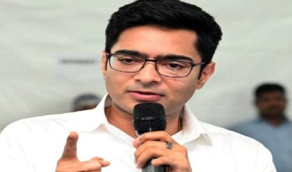 ‘আমি শান্তিনিকেতনে থাকি না!’ সিআইডি হানা প্রসঙ্গে বিস্ফোরক অভিষেক বন্দ্যোপাধ্যায়
