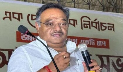 “অশান্তি রুখতে কড়া দাওয়াই শমীকের! রাজনীতির রং ভুলে ব্যবস্থার নির্দেশ, কাঁপছে বাংলা”