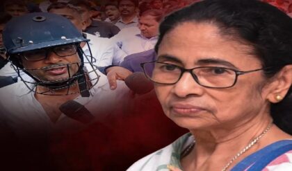 সোনারপুরে জনরোষে রক্তাক্ত রাজনীতি: মমতার নিশানায় ‘ঘাতক’ শাসক, পুলিশি নিষ্ক্রিয়তা নিয়ে প্রশ্ন সোনারপুরে জনরোষে রক্তাক্ত রাজনীতি: মমতার নিশানায় ‘ঘাতক’ শাসক, পুলিশি নিষ্ক্রিয়তা নিয়ে প্রশ্ন